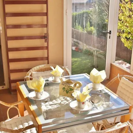 Villa Canovelles Villa *