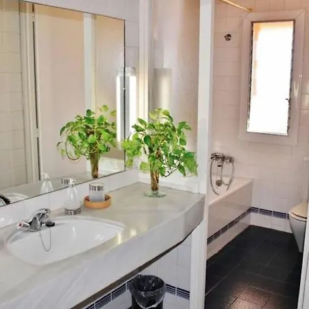 Villa Canovelles Villa